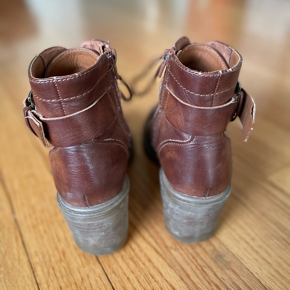 FRYE AND CO. Chestnut Heeled Boots - Picture 3 of 12